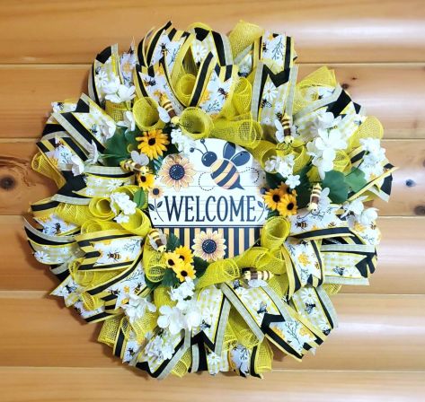 Welcome BumbleBee Wreath