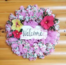 Welcome Flamingo with Flowers Wreath